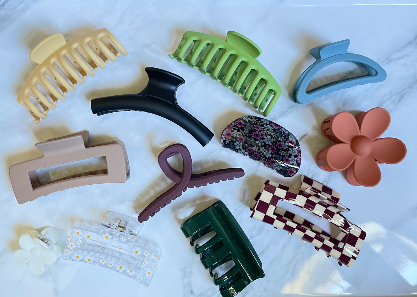 tan blocked claw clip