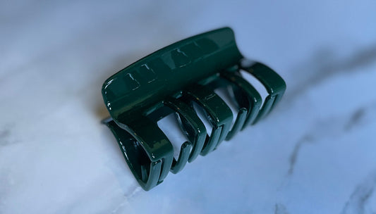 green squared claw clip