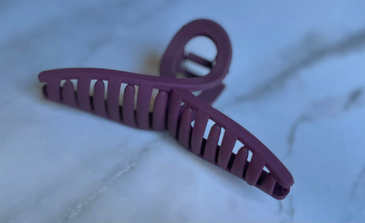 burgundy loop claw clip