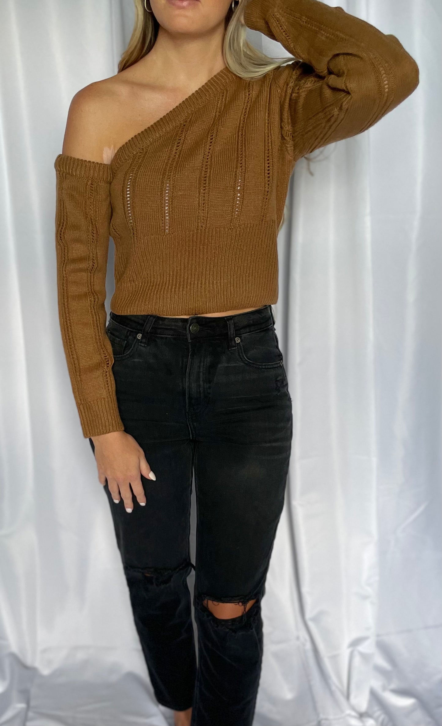 cut-out shoulder sweater